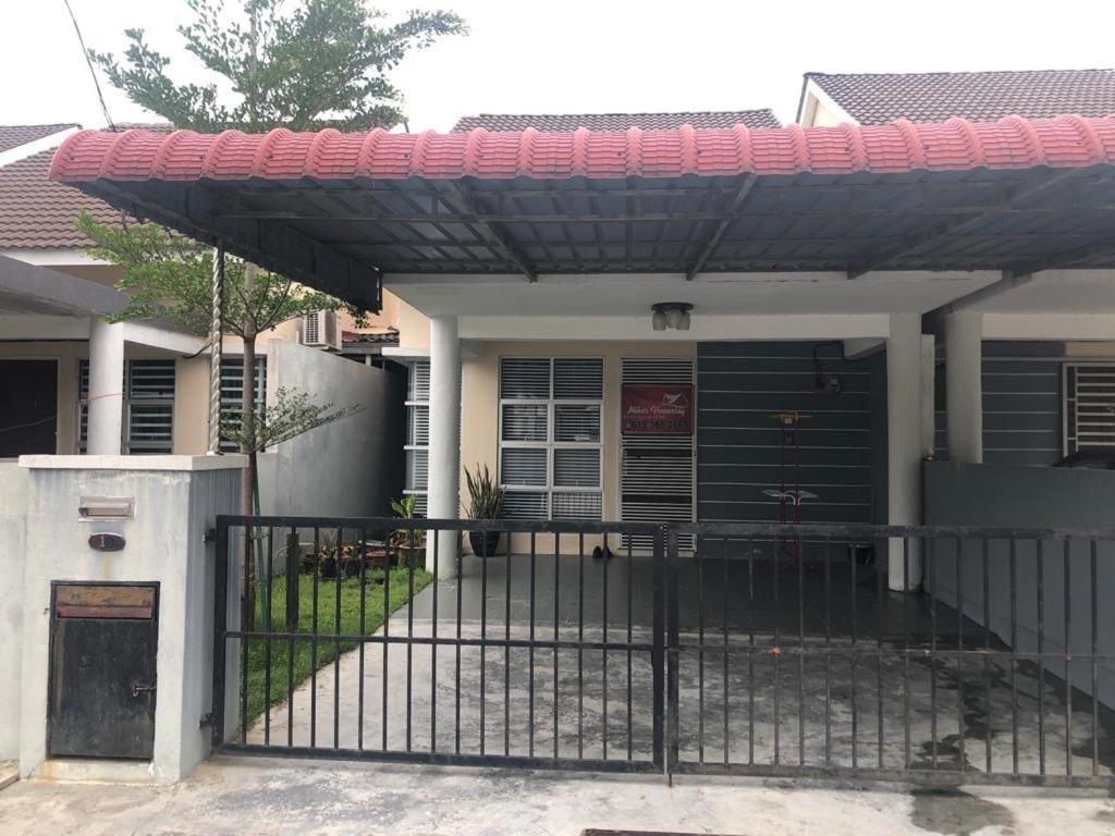 Miker Homestay سيري إسكندر المظهر الخارجي الصورة